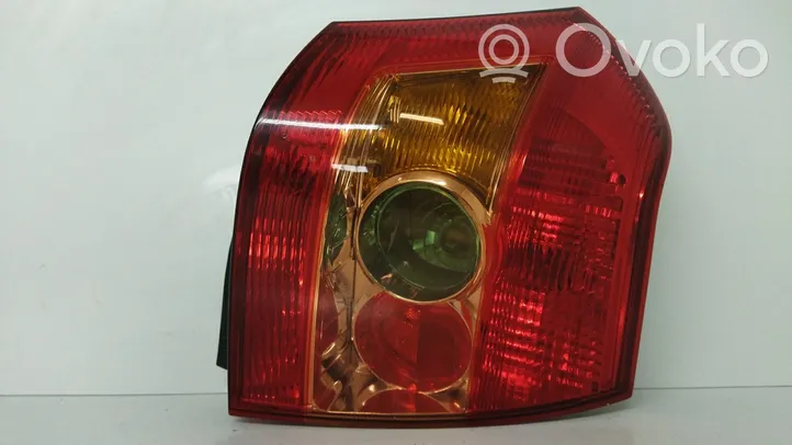 Toyota Corolla E120 E130 Lampy tylnej klapy bagażnika 