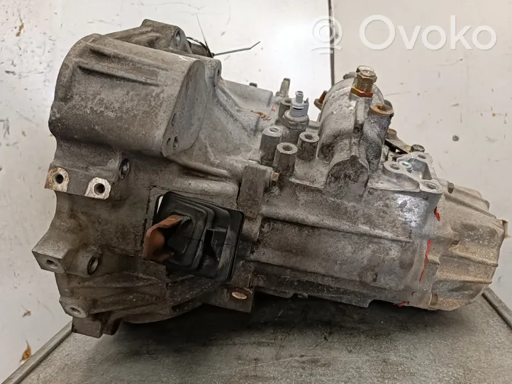 Toyota Corolla E90 Mechaninė 5 pavarų dėžė 