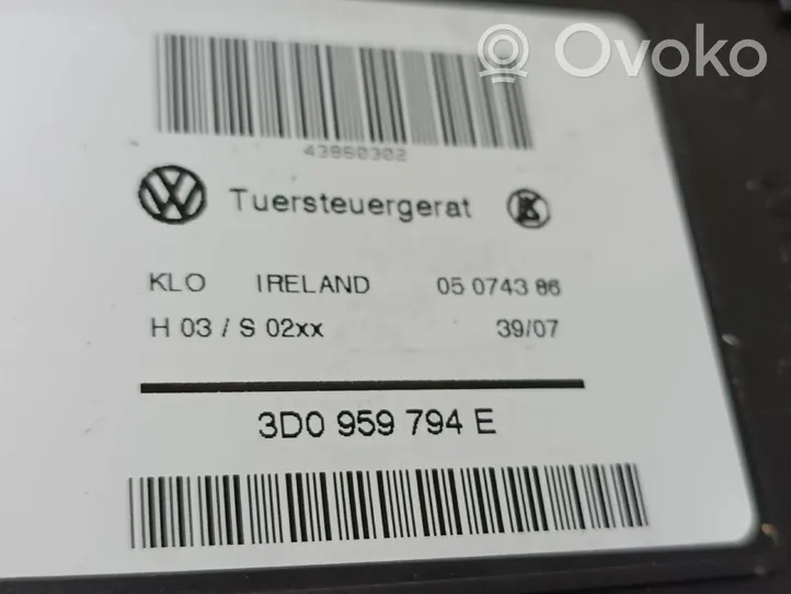 Volkswagen Touareg I Charnière supérieure de porte battante arrière 
