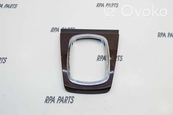 Skoda Superb B5 (3U) Rivestimento in plastica cornice della leva del cambio 