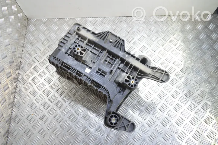 Audi A3 S3 A3 Sportback 8P Akumulatora nostiprināšanas pamatne 3C0915336A