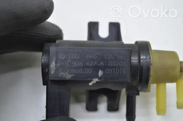 Audi A3 S3 A3 Sportback 8P Valve vacuum 