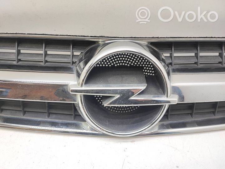 Opel Vectra C Griglia superiore del radiatore paraurti anteriore 13103966