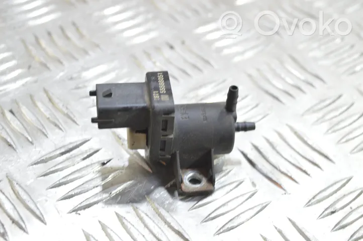 Opel Astra J Valve vacuum 