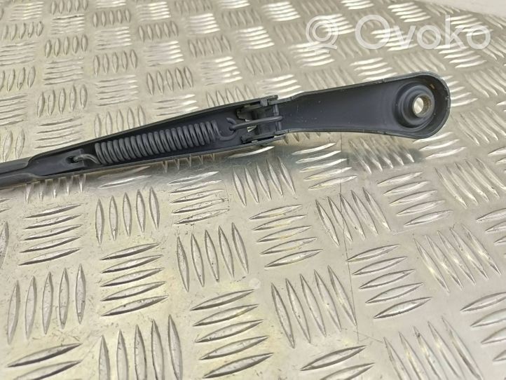 Opel Zafira C Front wiper blade arm 20812594