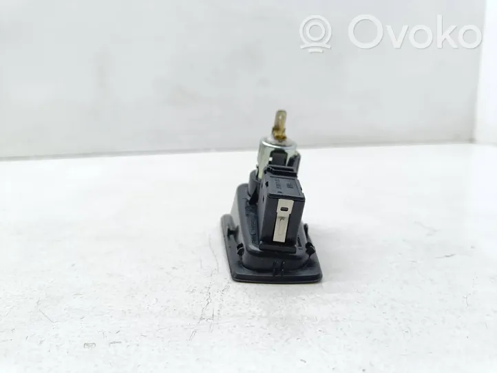 BMW 1 E81 E87 Connettore plug in AUX 9110410