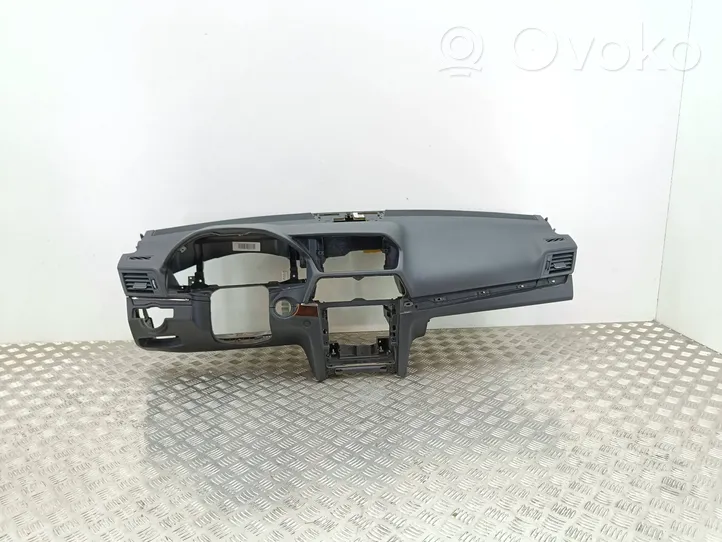 Mercedes-Benz E C207 W207 Panelė A2076800087