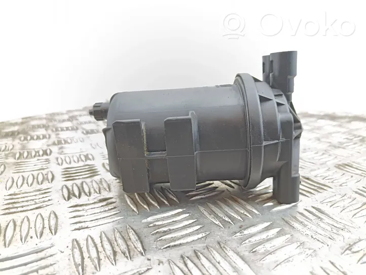 Opel Corsa D Carcasa del filtro de combustible 13243679