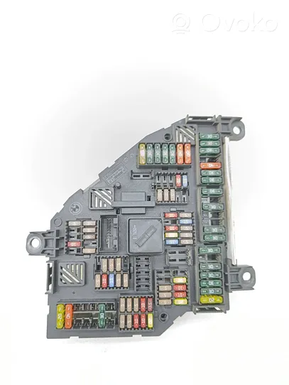 BMW 7 F01 F02 F03 F04 Ramka / Moduł bezpieczników 9210857