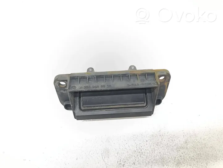 Mercedes-Benz C W204 Griff Taster Öffner Heckklappe Kofferraumdeckel A2047500293