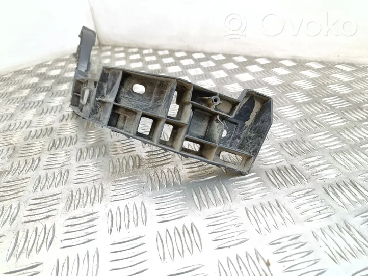 Volkswagen PASSAT B7 Soporte de montaje del parachoques trasero 3AF807394