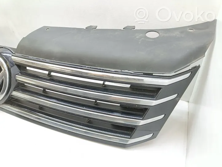 Volkswagen PASSAT B7 Front bumper upper radiator grill 3AA853653