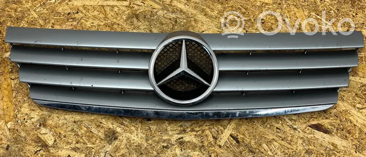 Mercedes-Benz C W203 Grille de calandre avant A2038800383