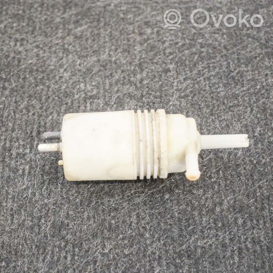 Mercedes-Benz SL R129 Windscreen/windshield washer pump 1748690421