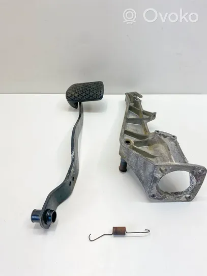 Mercedes-Benz SL R107 Brake pedal A1072900219