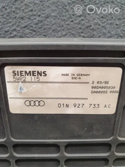 Audi A4 S4 B5 8D Pārnesumkārbas vadības bloks 01N927733AC