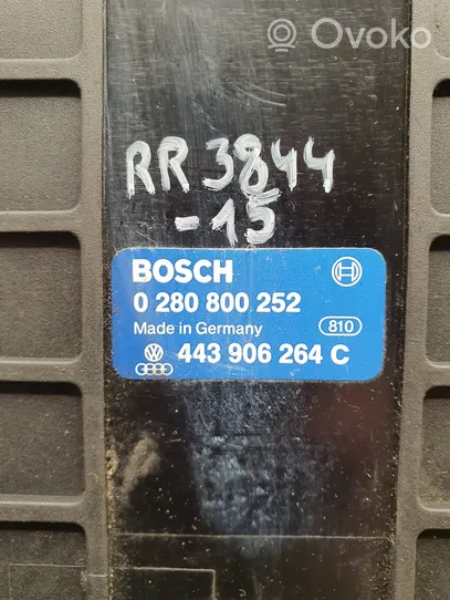 Audi 80 90 S2 B4 Calculateur moteur ECU 443906264C