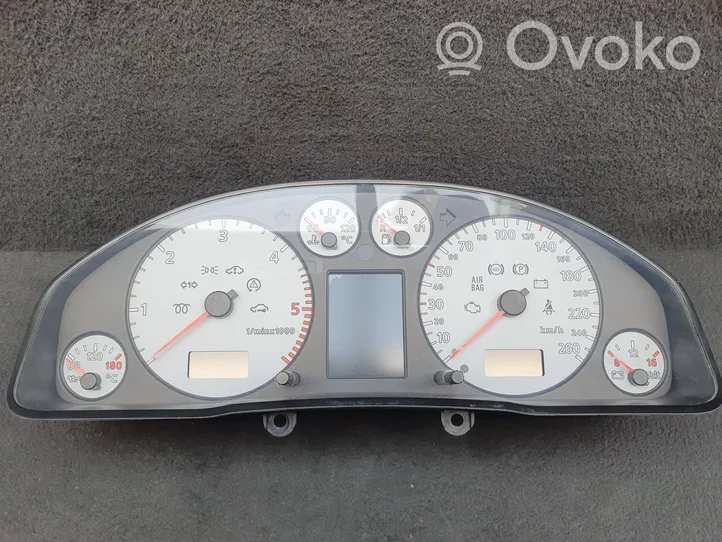 Audi A4 S4 B5 8D Tachimetro (quadro strumenti) 8D0920932C