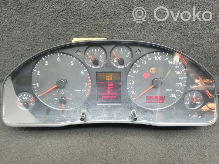 Audi A4 S4 B5 8D Compteur de vitesse tableau de bord 8D0919880E