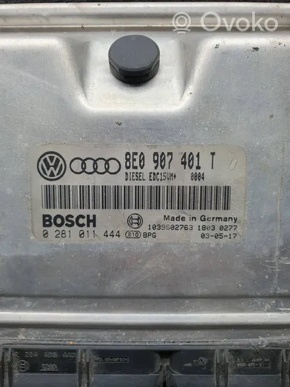 Audi A4 S4 B6 8E 8H Moottorin ohjainlaite/moduuli 8E0907401T