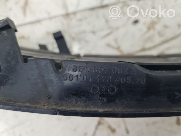 Audi A4 S4 B6 8E 8H Apakšējais režģis (trīsdaļīgs) 8B0807682A