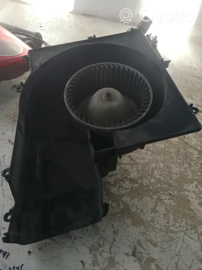 Nissan Almera Ventola riscaldamento/ventilatore abitacolo 27200BU200