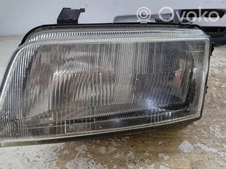 Audi A4 S4 B5 8D Lampa przednia 8D0941003E