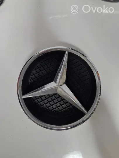 Mercedes-Benz A W176 Valmistajan merkki/logo/tunnus A0008880060