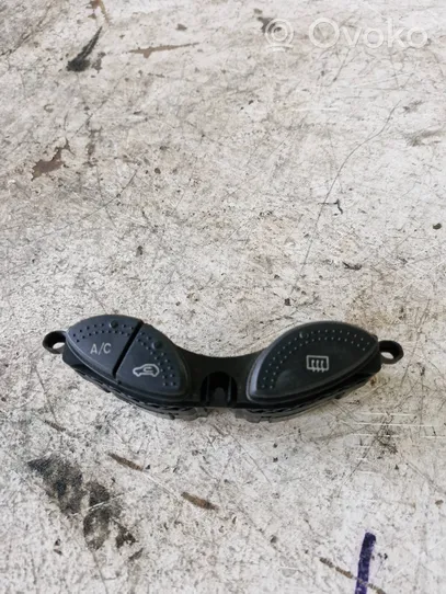 Ford Focus Windscreen/window heater switch 98AG19A945BF