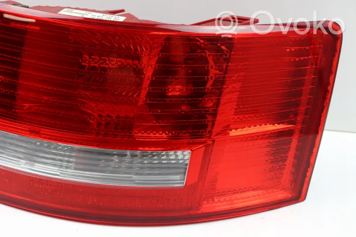 Audi A6 S6 C6 4F Aizmugurējais lukturis virsbūvē 
