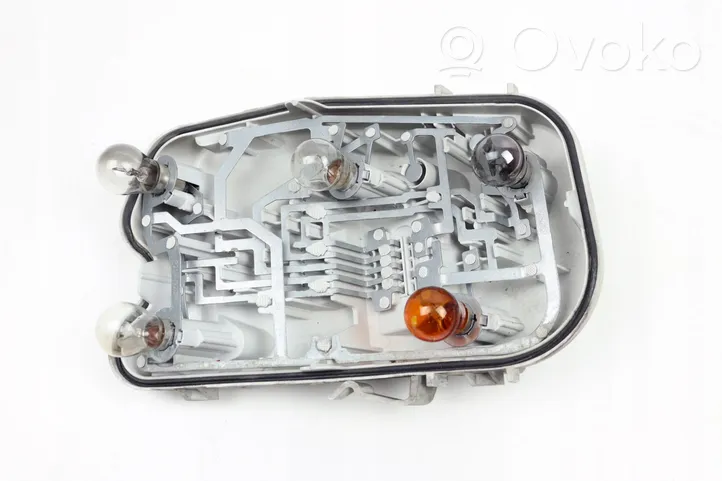 Audi A6 S6 C6 4F Porte ampoule de feu arrière ZB436072R