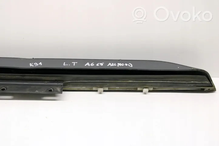 Audi A6 Allroad C5 Takaoven lista (muoto) 4Z7853969D