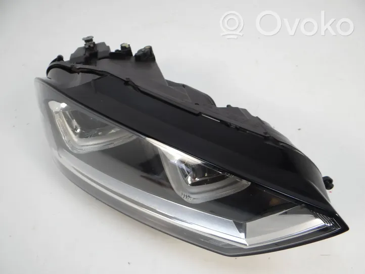 Volkswagen Golf Sportsvan Lampa przednia 517941034B