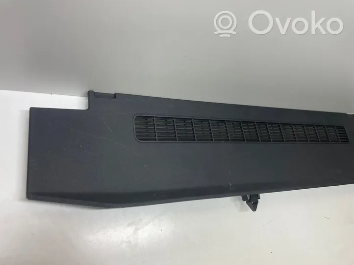 Audi Q8 Altro elemento di rivestimento bagagliaio/baule 4M8861486