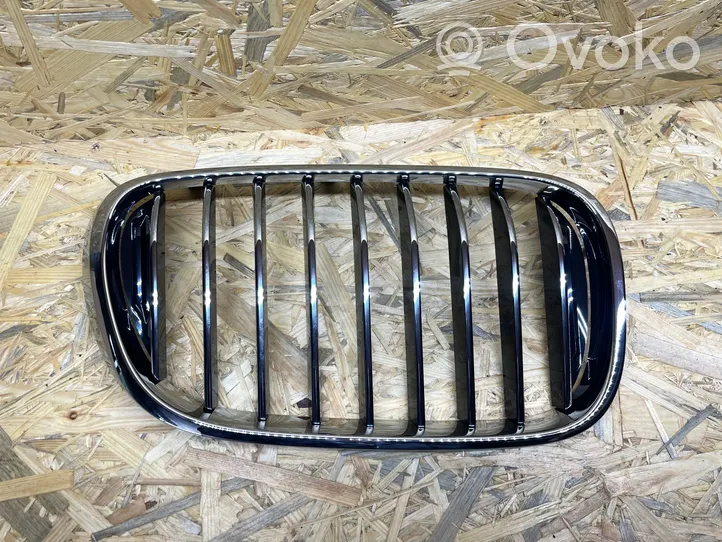 BMW 7 G11 G12 Grille calandre supérieure de pare-chocs avant 51138065540