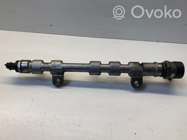 Toyota Auris E180 Tuyau de conduite principale de carburant 2381033030