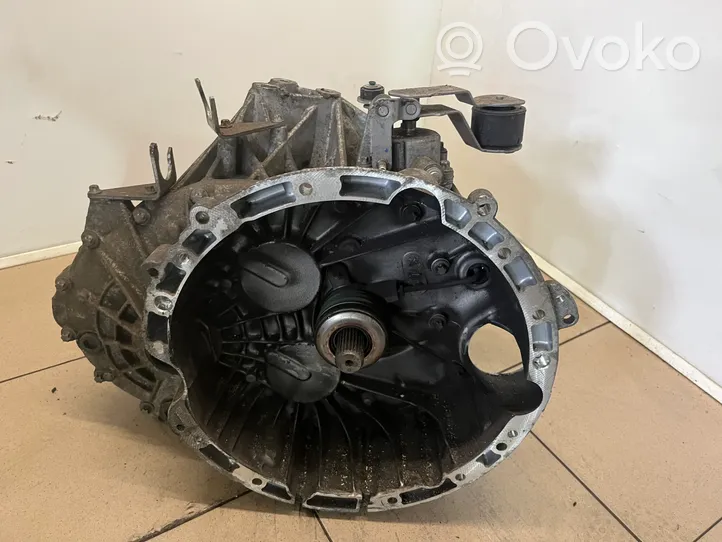 Mercedes-Benz A W176 Mechaninė 6 pavarų dėžė A176261010101