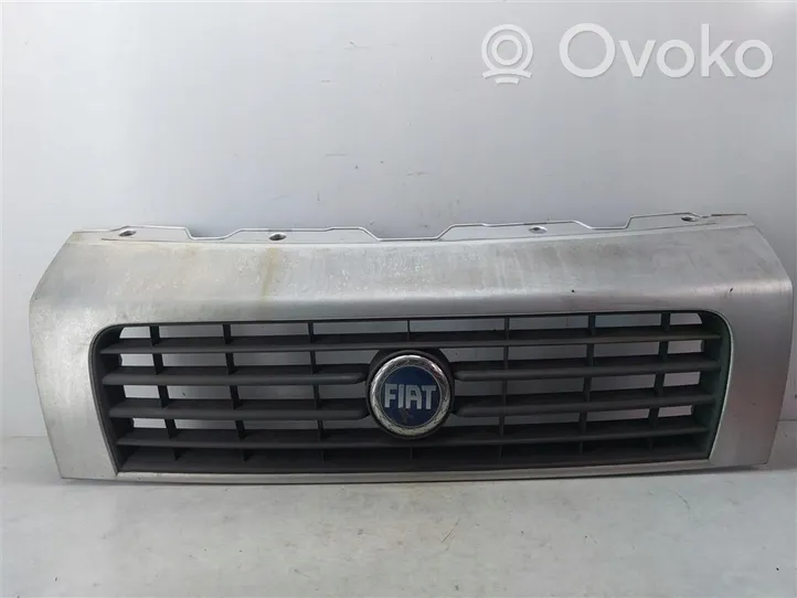 Fiat Ducato Maskownica / Grill / Atrapa górna chłodnicy 1308067070