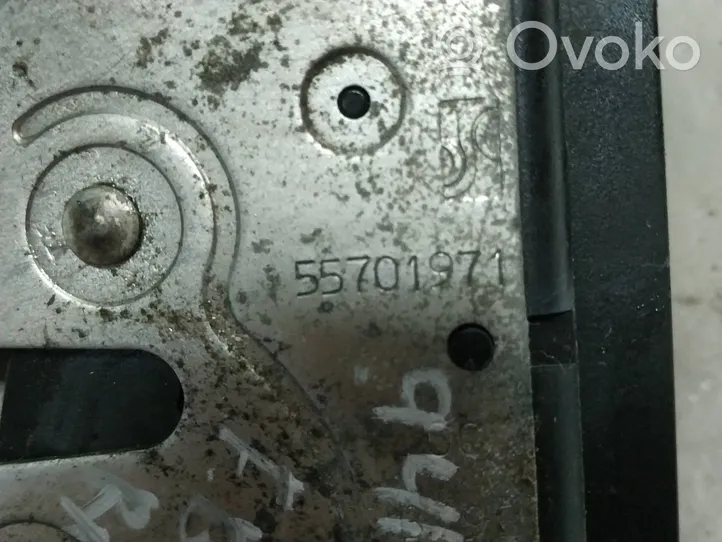 Fiat Bravo Takaluukun lukon salvan moottori 55701971