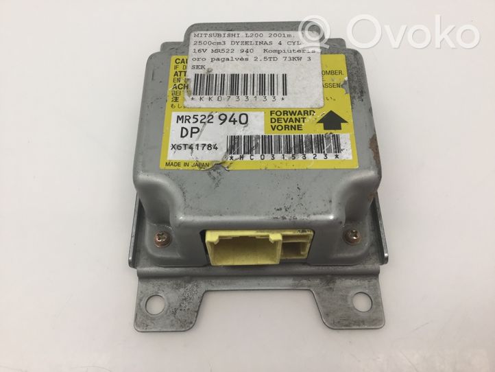 Mitsubishi L200 Module de contrôle airbag MR522940