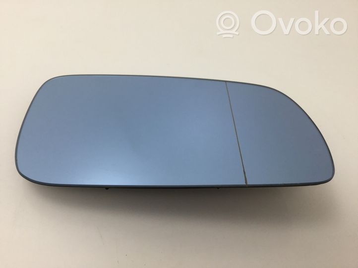 Volkswagen Golf IV Wing mirror glass 1J2857522