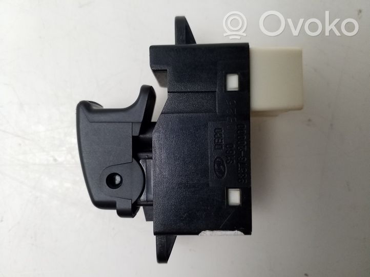 Hyundai Elantra Electric window control switch 9357620000