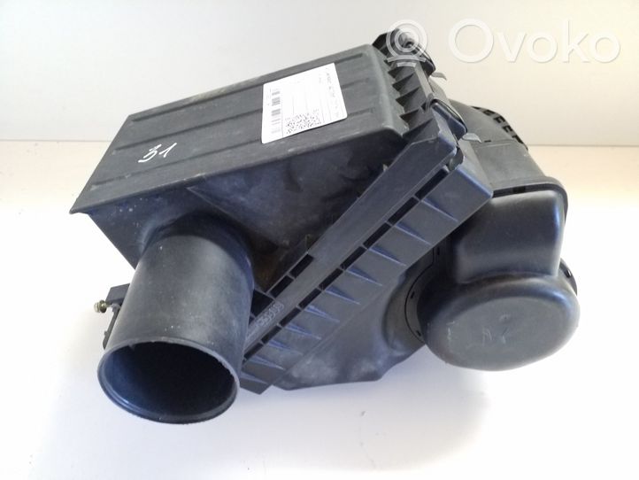 Nissan Navara Air filter box 