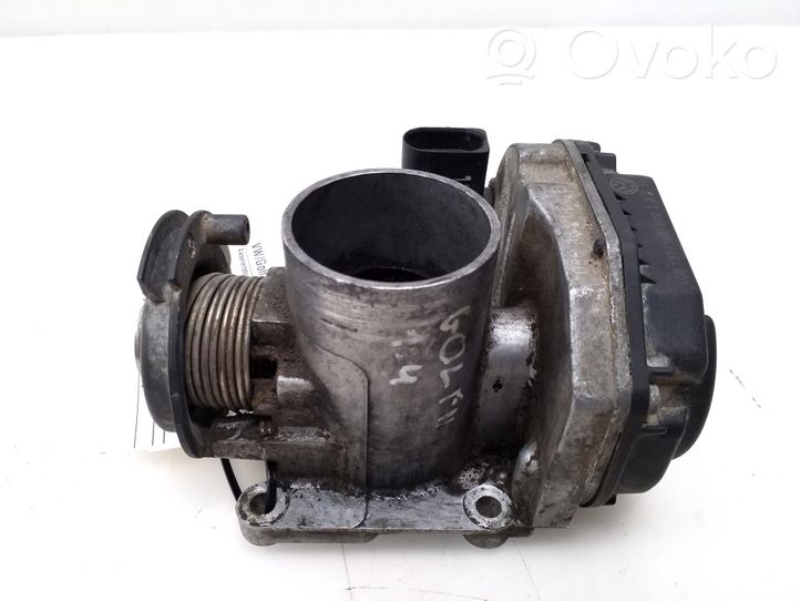 Volkswagen Golf III Throttle valve 030133064D