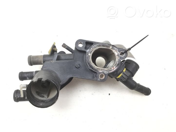 Volkswagen Golf IV Boîtier de thermostat / thermostat 032121111