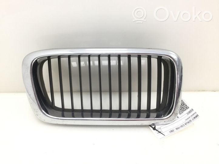 BMW 7 E38 Grille de calandre avant 8125812