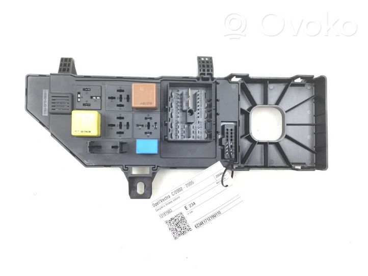 Opel Vectra C Module de fusibles 13181983