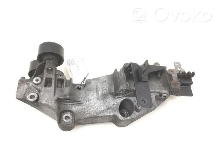 Nissan Qashqai Support de générateur / alternateur 8200527320C