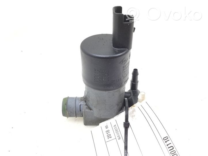 Nissan Qashqai Tuulilasi tuulilasinpesimen pumppu 9641553880