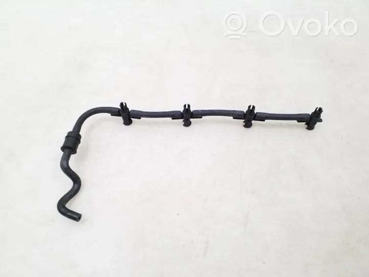 Audi A4 S4 B8 8K Fuel return line/hose 2136300